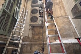 Installation de deux groupes de climatisation en hauteur à Cap-d’Ail